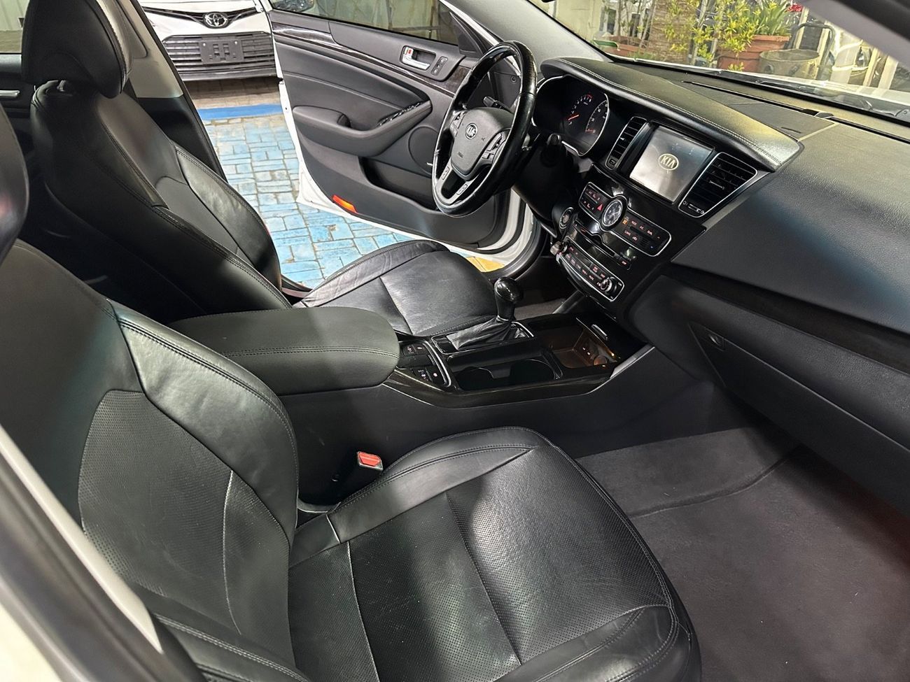 Kia Cadenza EX Deluxe 3.3L