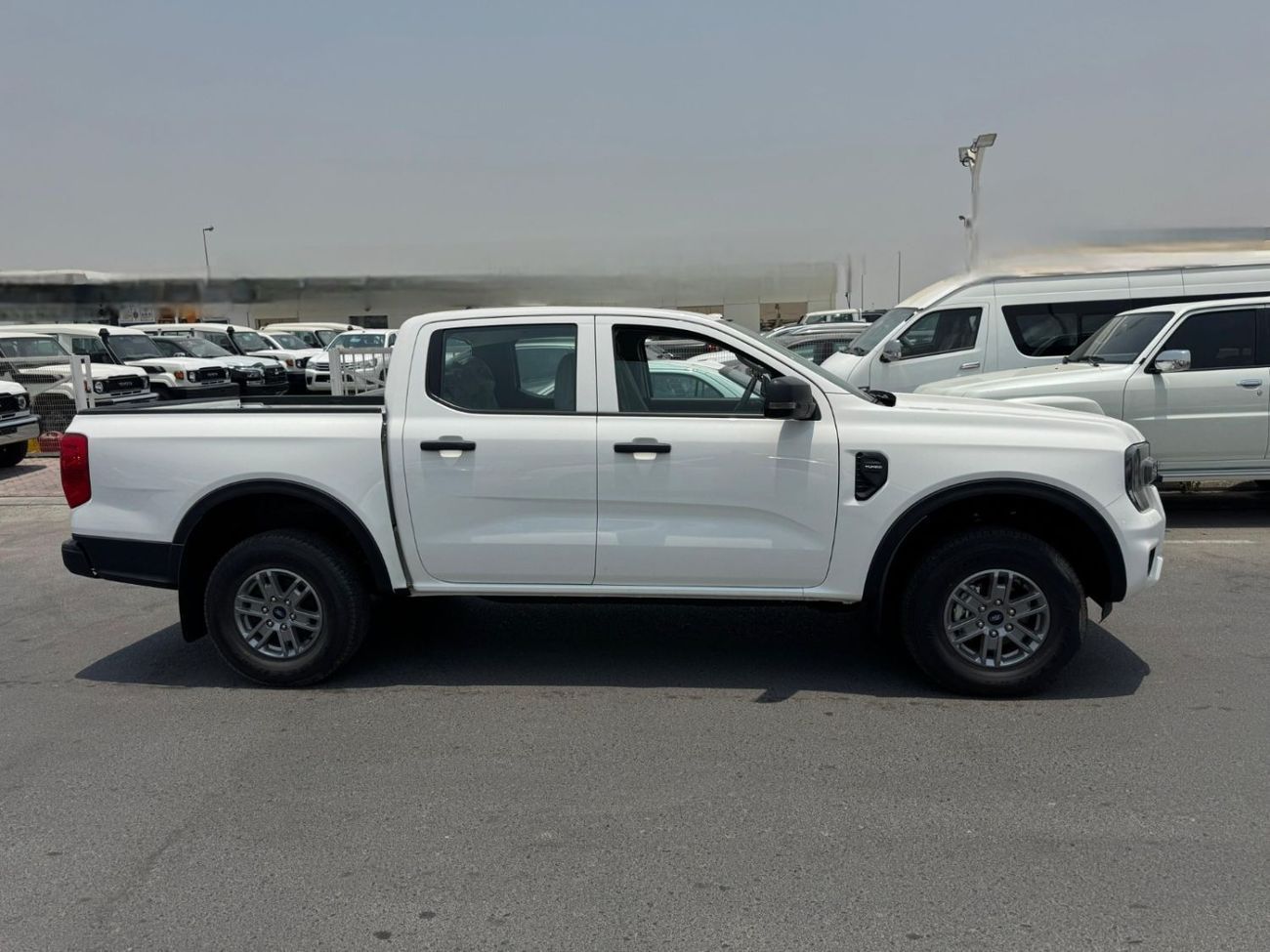 Ford Ranger XL 2.0L LHD Double Cabin Diesel Engine African Specs Automatic transmission 4WD 5 Seats 4 Doors