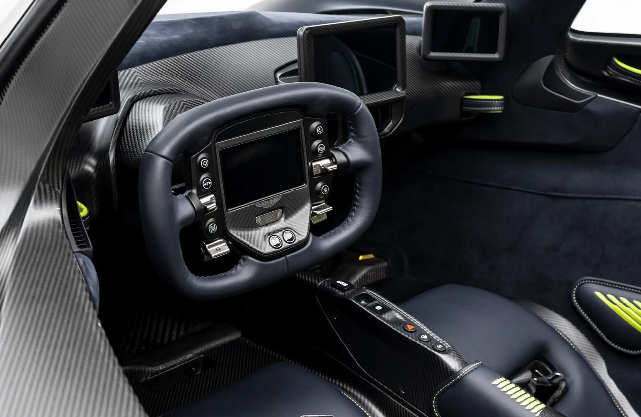 أستون مارتن فالكيري 6.5L V-12 Naturally Aspirated V12  Engine + eMotor