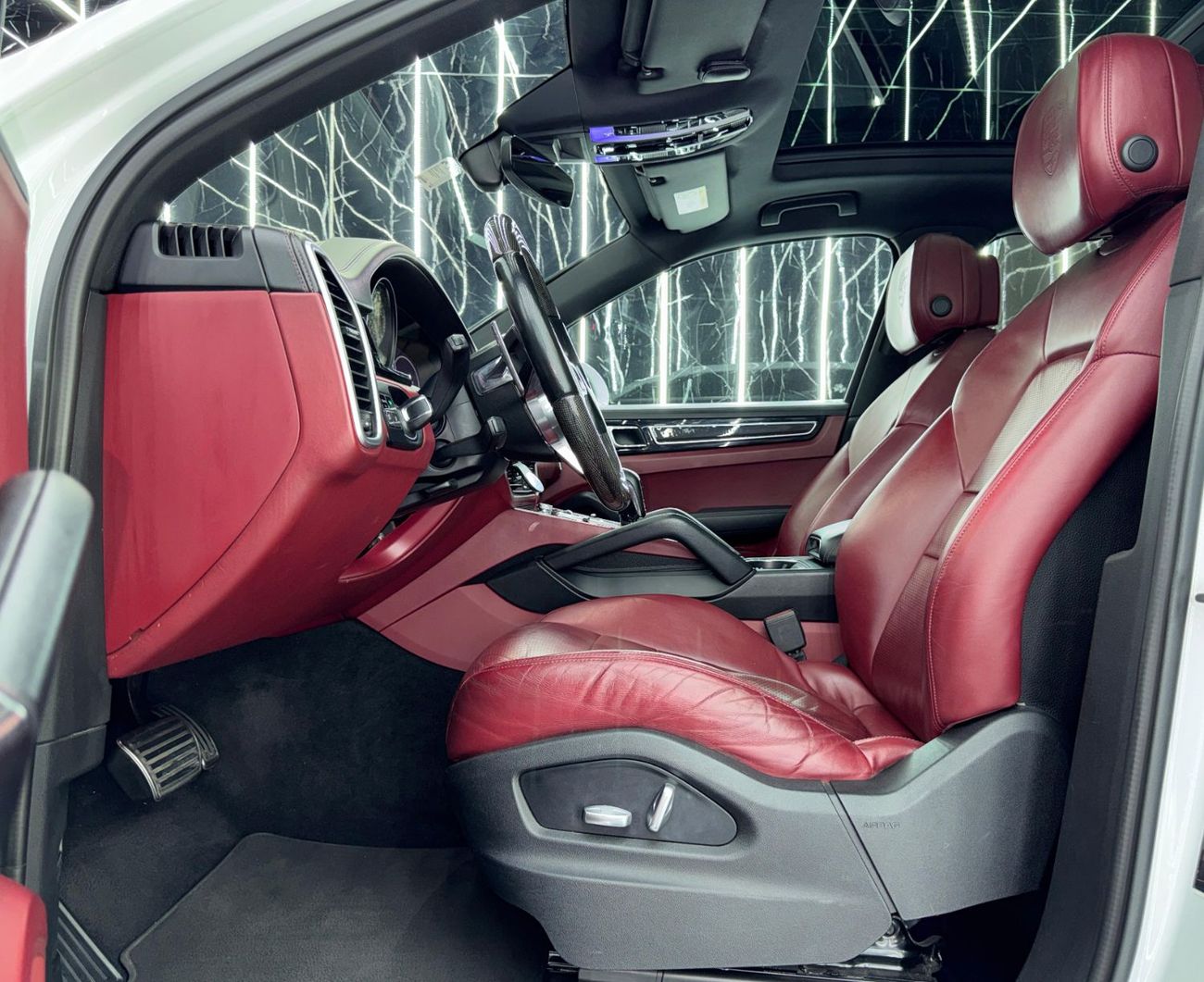 Porsche Cayenne S 2.9L (440 HP) 2019 Porsche Cayenne, 2027 Warranty, Full Service History, Sport Chrono Package, GCC