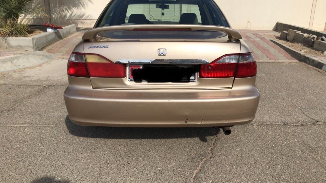 هوندا أكورد LE