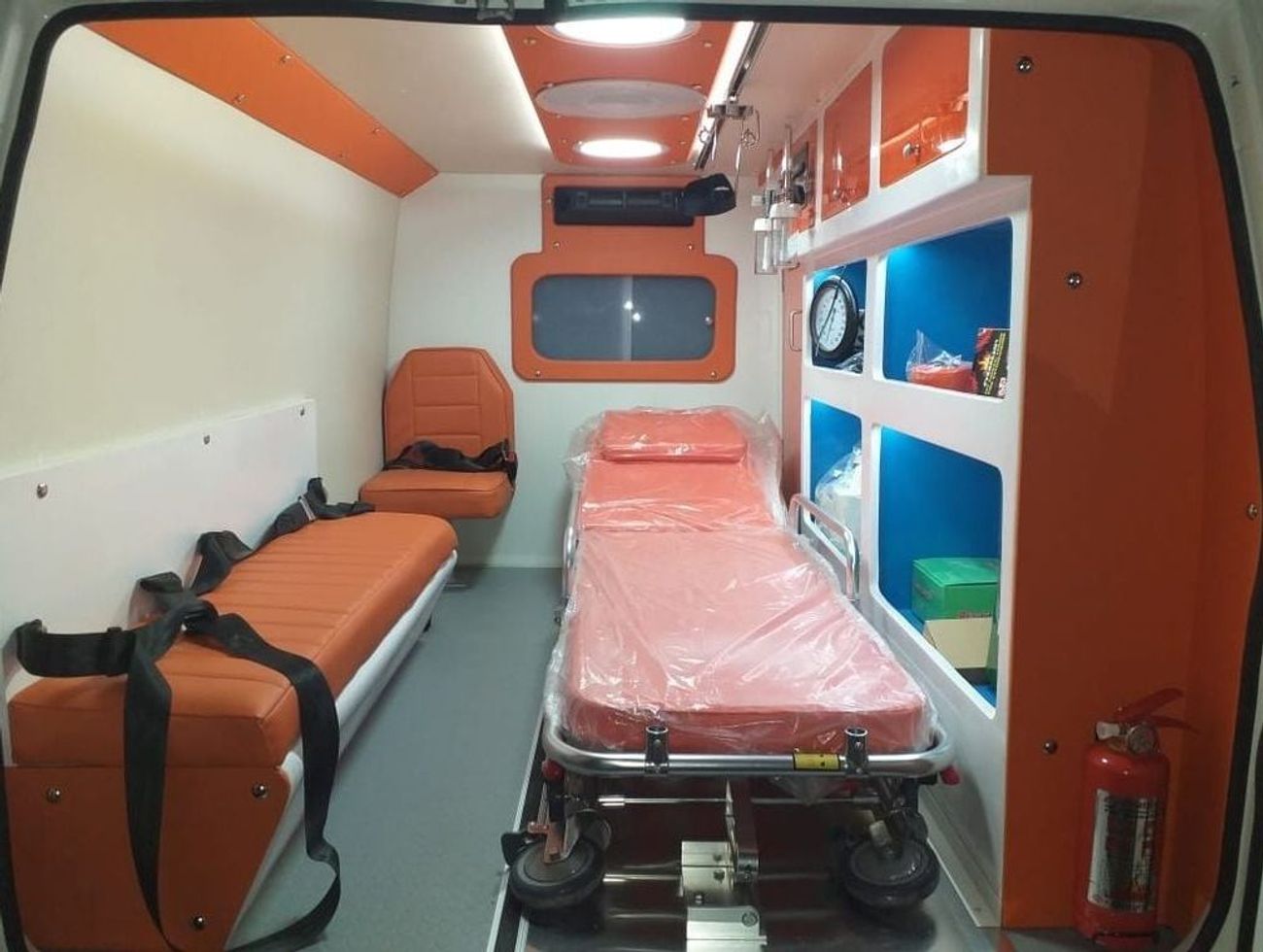 Toyota Land Cruiser 70 2025 Toyota Land Cruiser LC78 3doors 4.2L Diesel V6 (Ambulance)