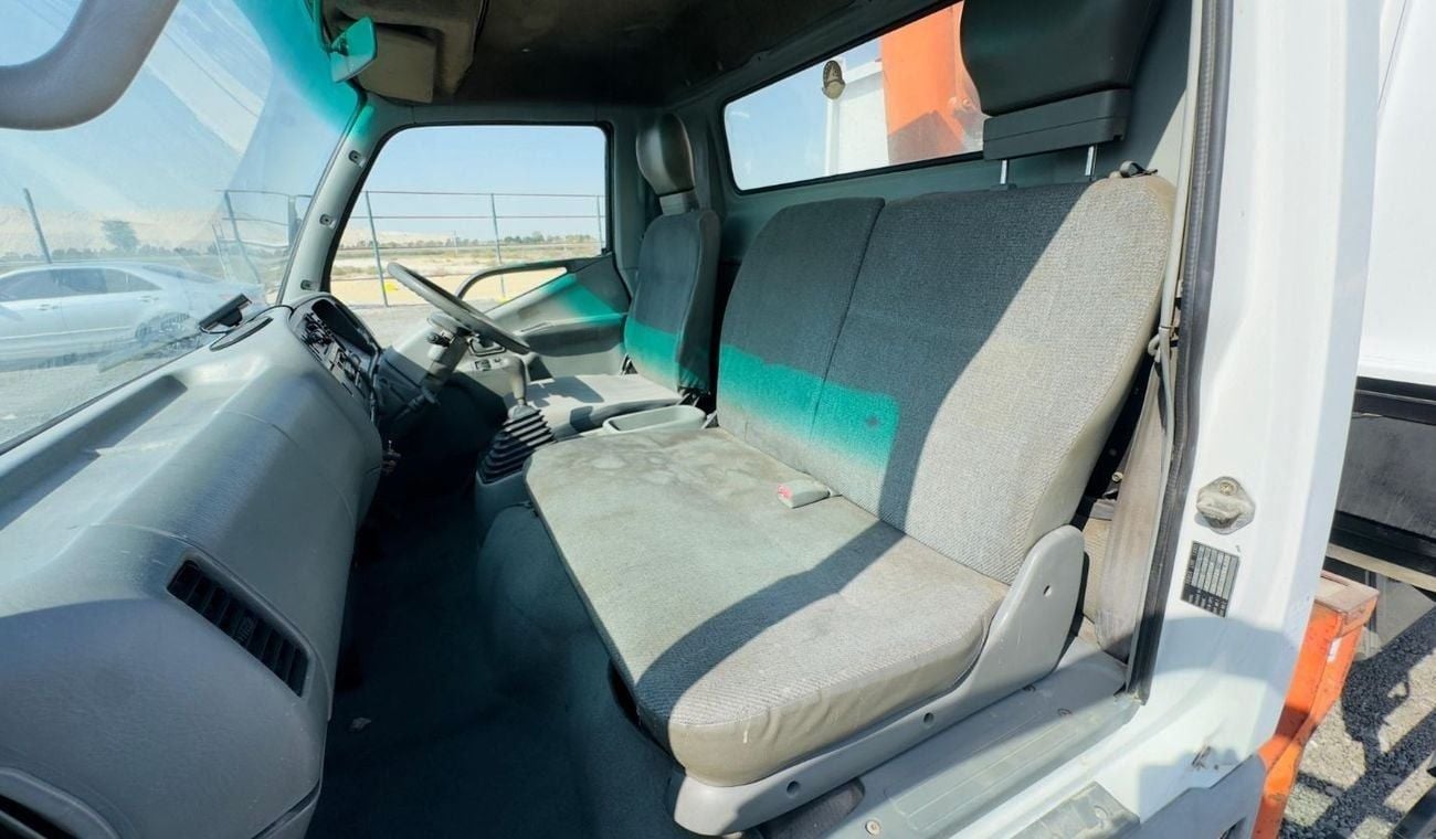 ميتسوبيشي فوسو كانتير NEAT AND CLEAN CONDITION | ENGINE SIZE: 4D35 | RHD | MANUAL TRANSMISSION | 1998