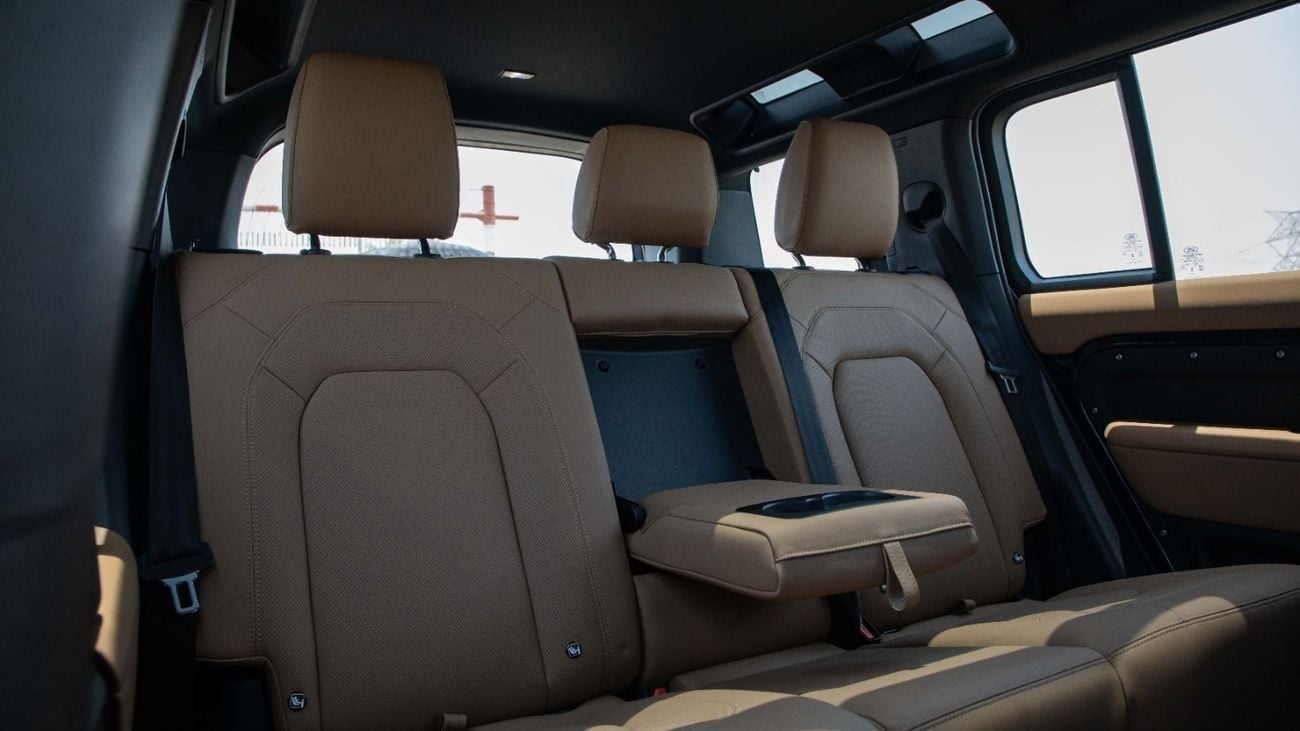 لاند روفر ديفندر X-Dynamic SE 3.0L | 2025 | with 5 Years Agency Warranty