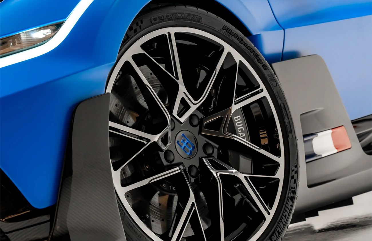 بوغاتي ديفو 8.0L W-16 Quad-Turbocharged Engine | Warranty