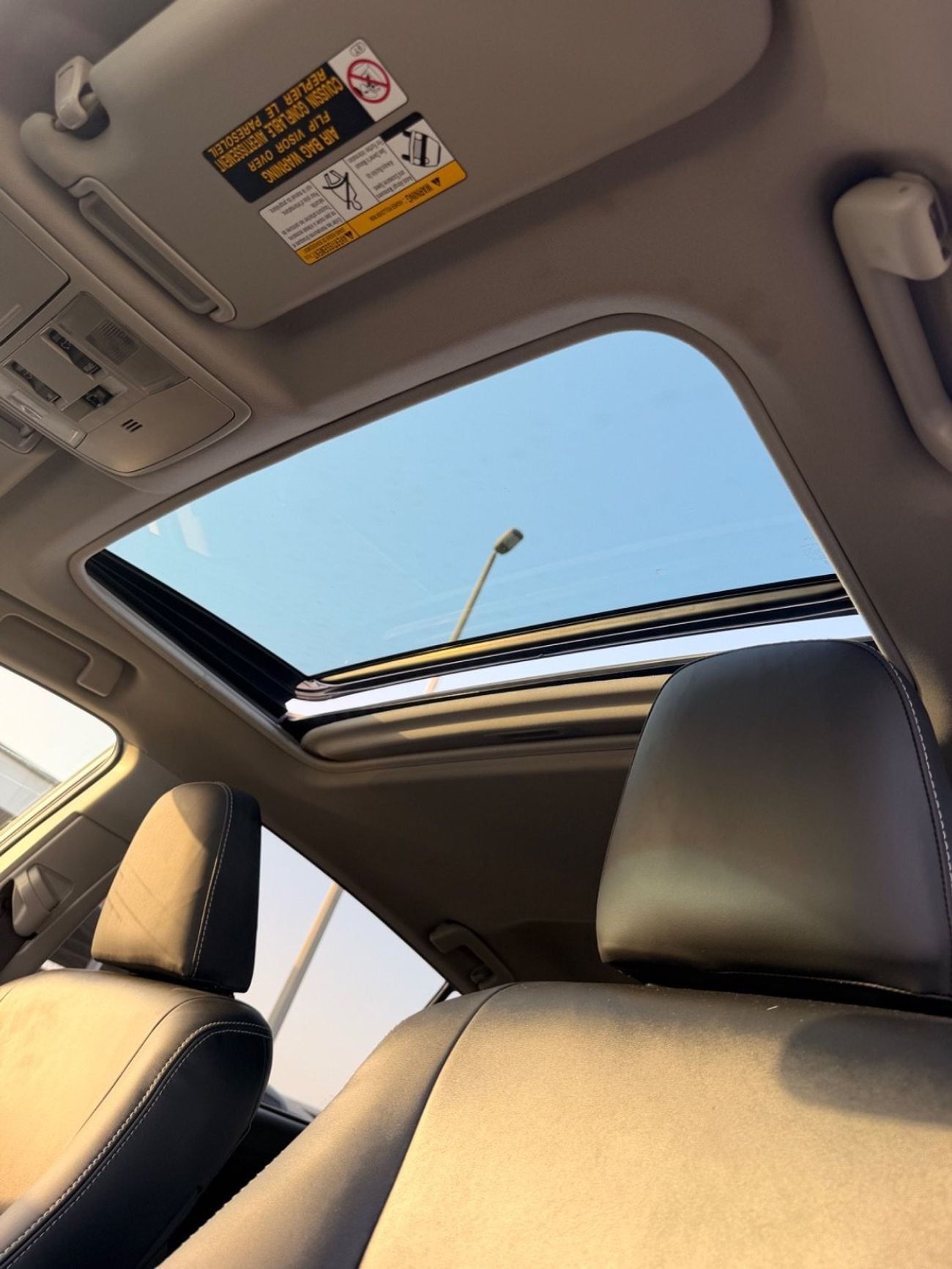 Toyota RAV4 XLE 2.5L / Sunroof, leather seats 2018 morel full option
