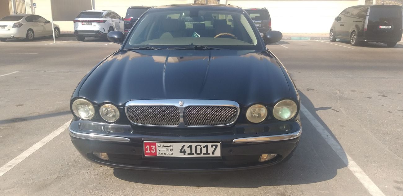 Jaguar XJ8 GCC Jaguar XJ8 Sovereign