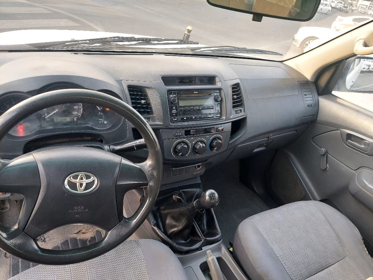 Toyota Hilux DC 2.4L 4WD DIESEL MANUAL TRANSMISSION