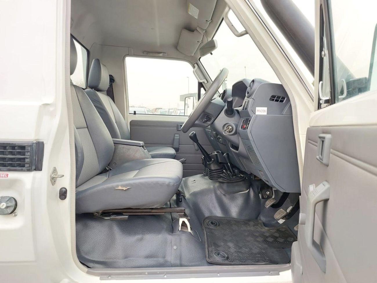 تويوتا لاند كروزر بيك آب TOYOTA LAND CRUISER PICK UP RIGHT HAND DRIVE(PM10017)