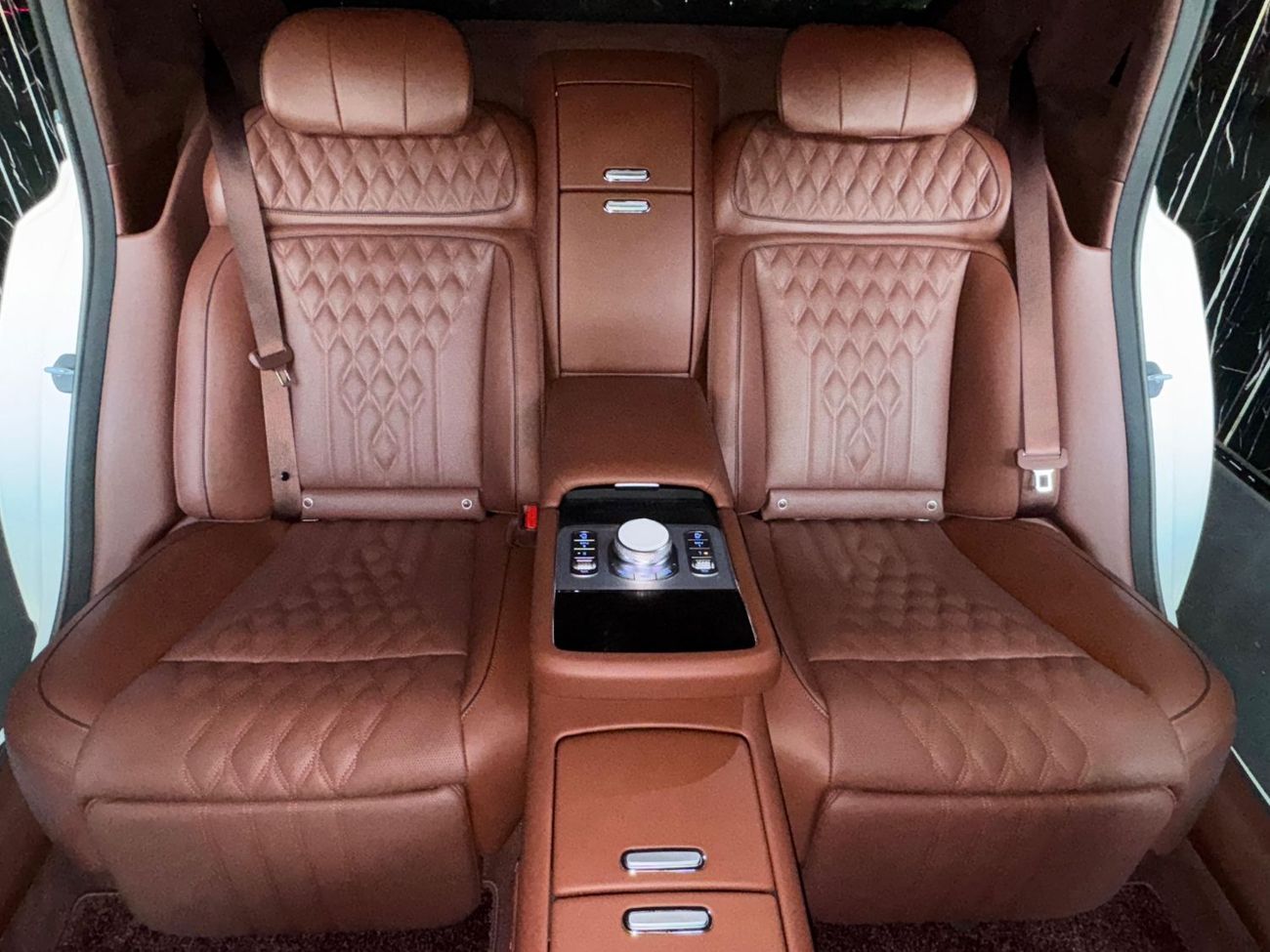 Genesis G90 Limousine 3.5L (375 HP) 2023 Genesis G90, Aug 2028 Genesis Warranty, Fully Loaded, Very Low Kms, GCC