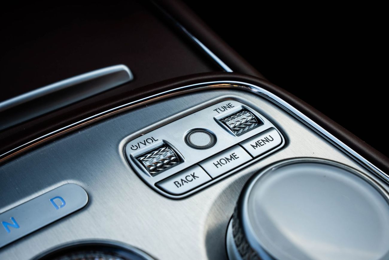 جينيسس G90 Royal AWD 2023 GCC Low Mileage 3.5L V6