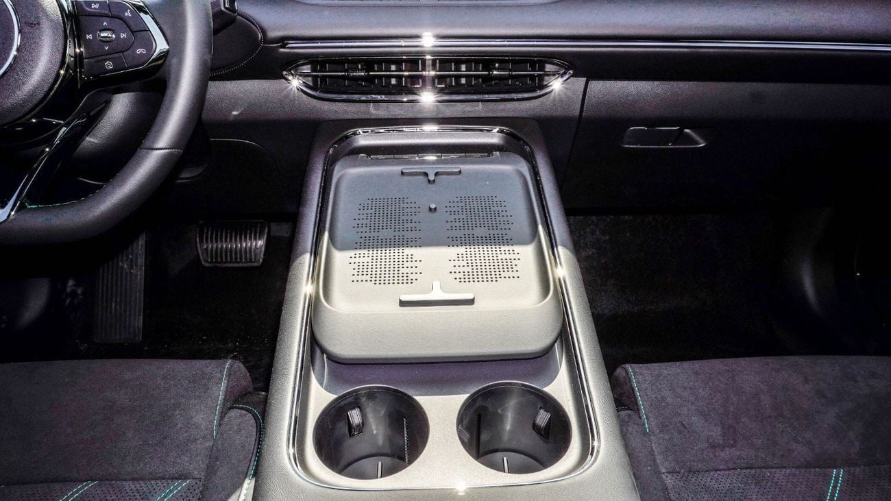 Voyah Free 318 Voyah Free || 1357 KM Range || Brand New || 2024