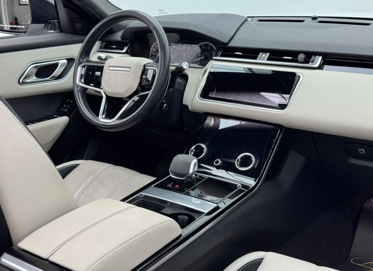 Land Rover Range Rover Velar P250 R-Dynamic SE 2.0L 2023 Range Rover Velar R-Dynamic SE P250, Range Rover  Service History, Range