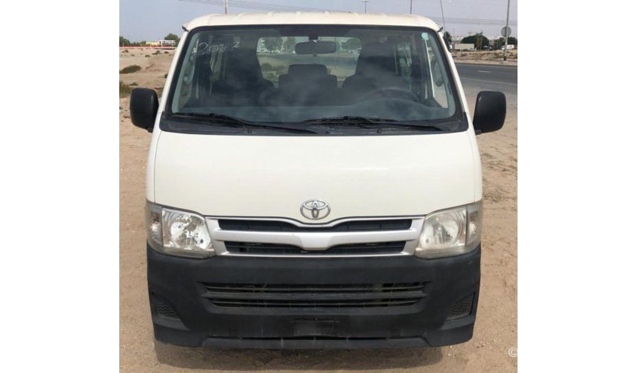 Toyota Hiace 2013 Toyota Hiace 6 Seater White | A 1010