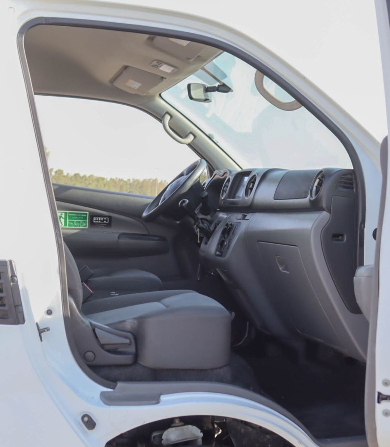 Nissan Urvan Std 2.5L (15 Seater) Nissan Urvan 2.5L 2021 GCC Original Paint accident-free, in excellent condition