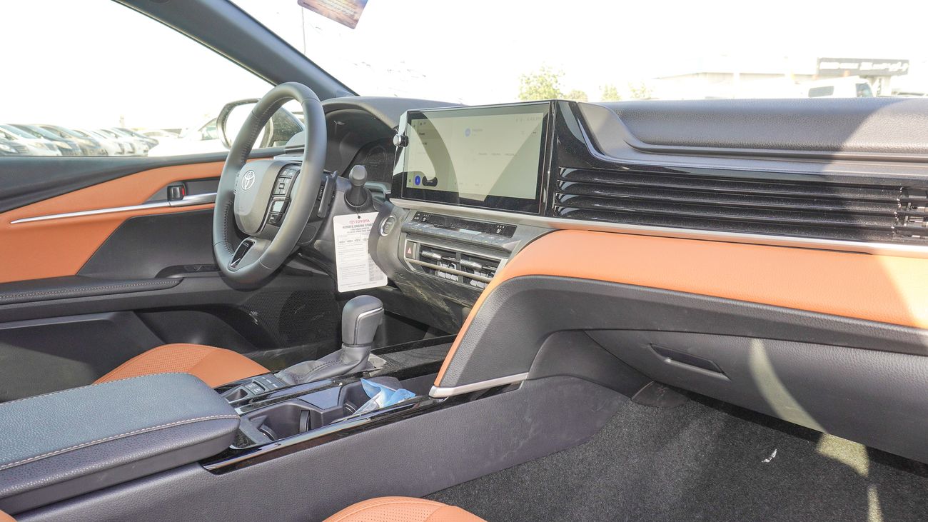 Toyota Camry Lumiere 2.5L HEV