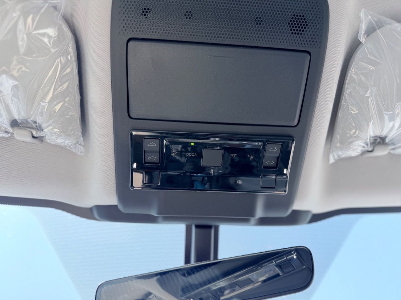 تويوتا راف ٤ XLE * الموديل: تويوتا RAV4 2026 * المحرك: 2.0 لتر بنزين * نوع الوقود: بنزين - يورو 4 * نظام الدفع: دفع ر