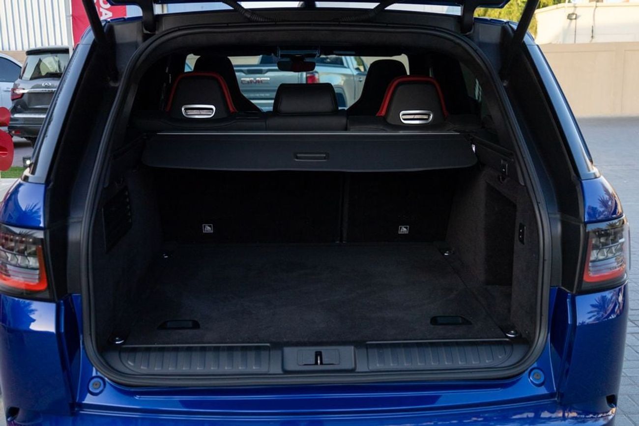 Land Rover Range Rover Sport SVR 5.0L (550 HP)