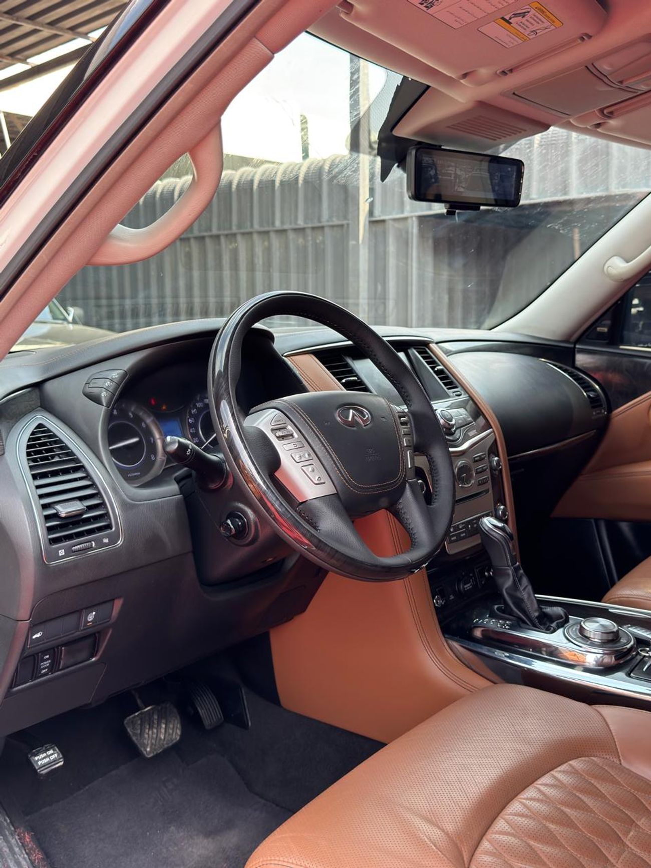 إنفينيتي QX80 Luxe 7st 5.6L