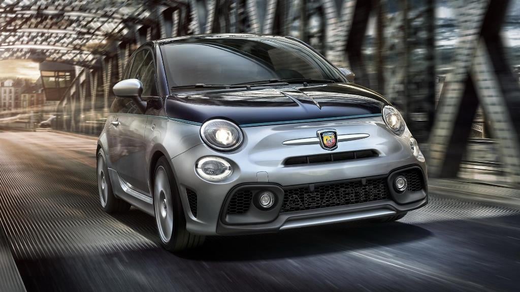 Abarth 695 exterior - Front Right Angled