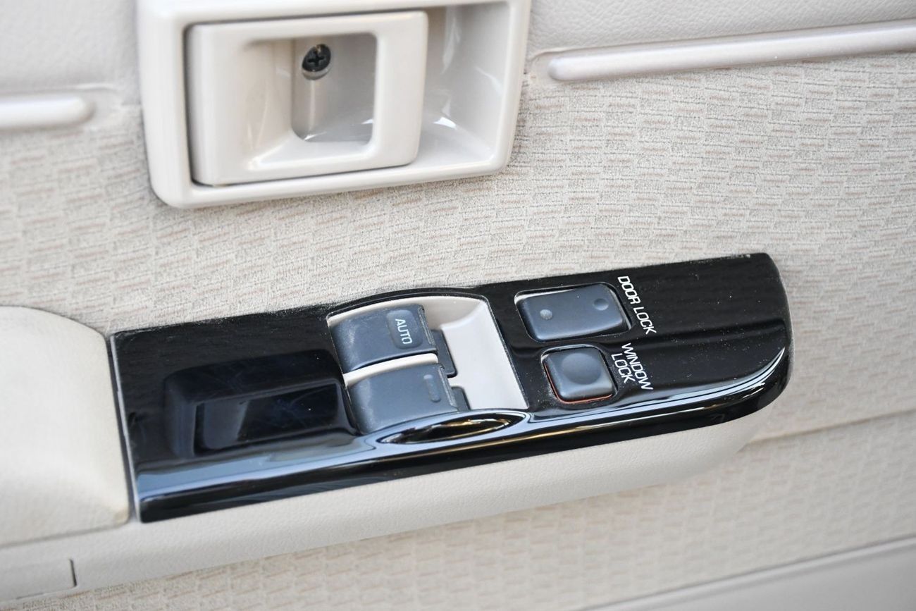 Toyota Land Cruiser Pick Up 4.5L V8 Diesel with difflock  (Ready Stock )