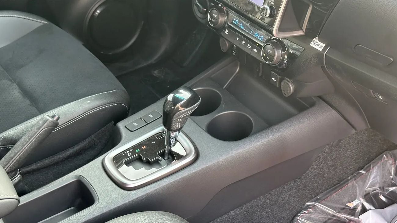 تويوتا هيلوكس Toyota/HILUX P DC 4WD 4.0L GR-SPORT AT