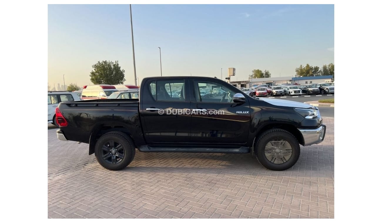 Toyota Hilux S GLX Double Cab 2.8L 4-Cyl Diesel (Full-Option)