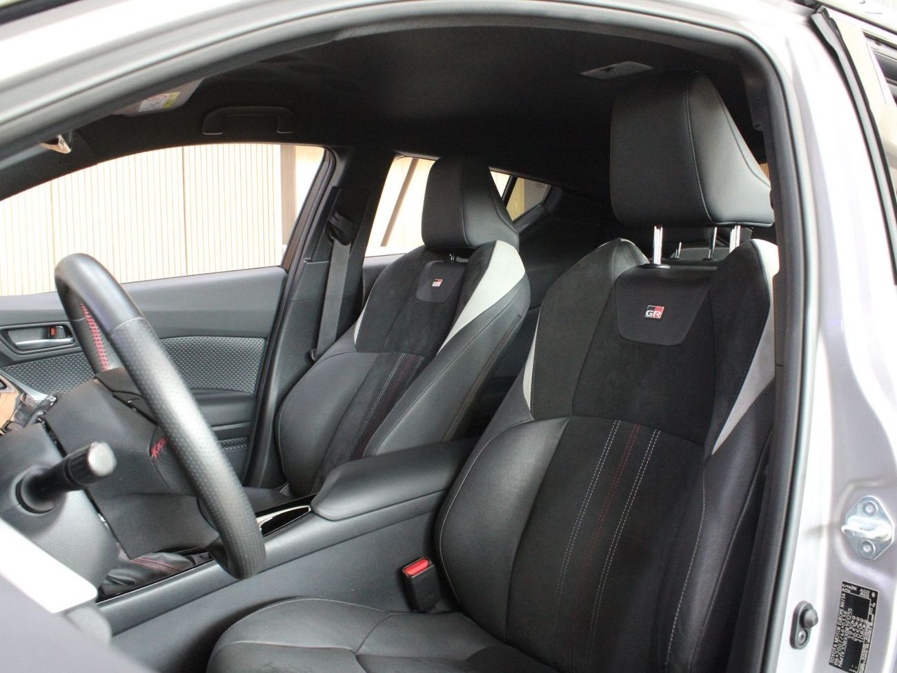 تويوتا CHR C-HR HYBRID