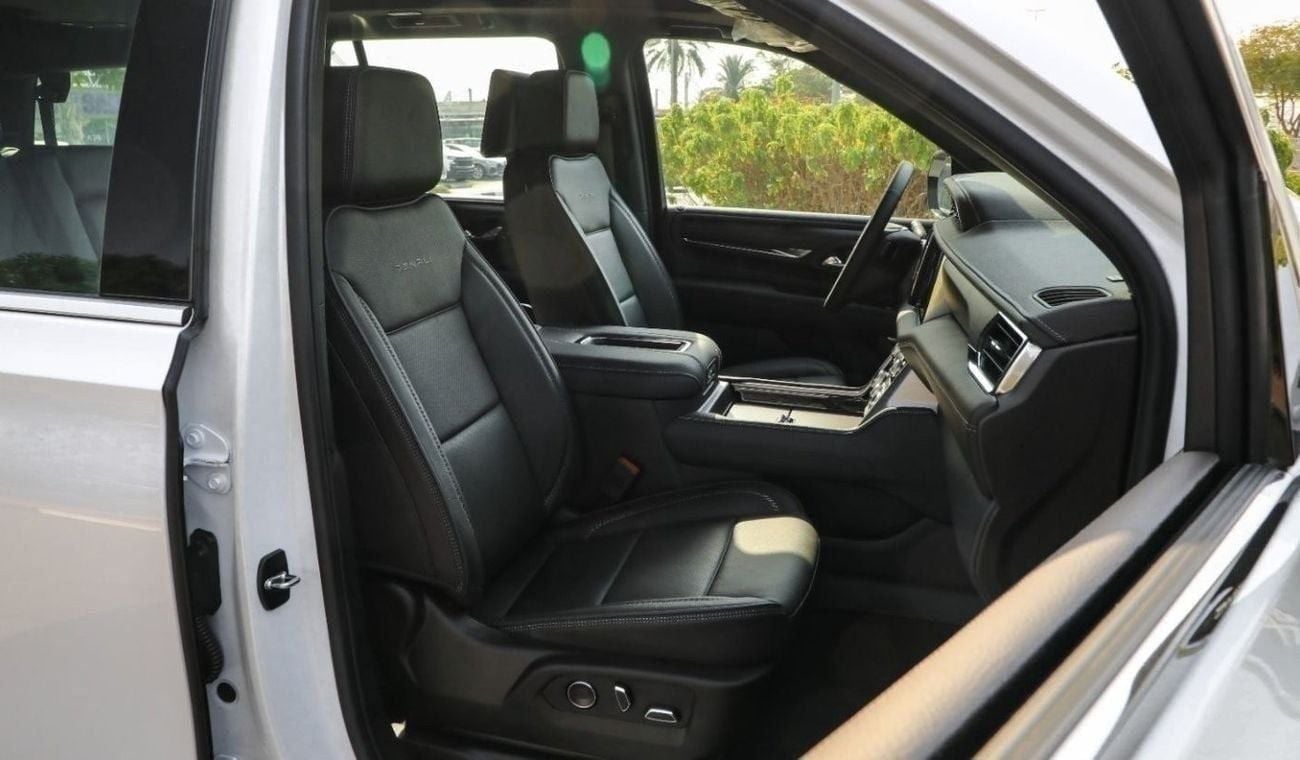 جي أم سي يوكون Denali 4WD + TV 8-Seaters. GCC. Local Registration + 5%