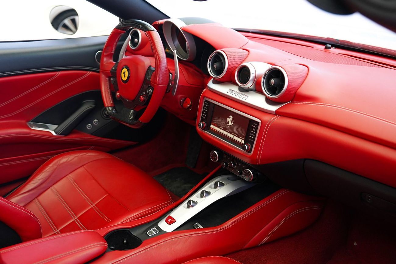 Ferrari California T Std 3.9L (553 HP)