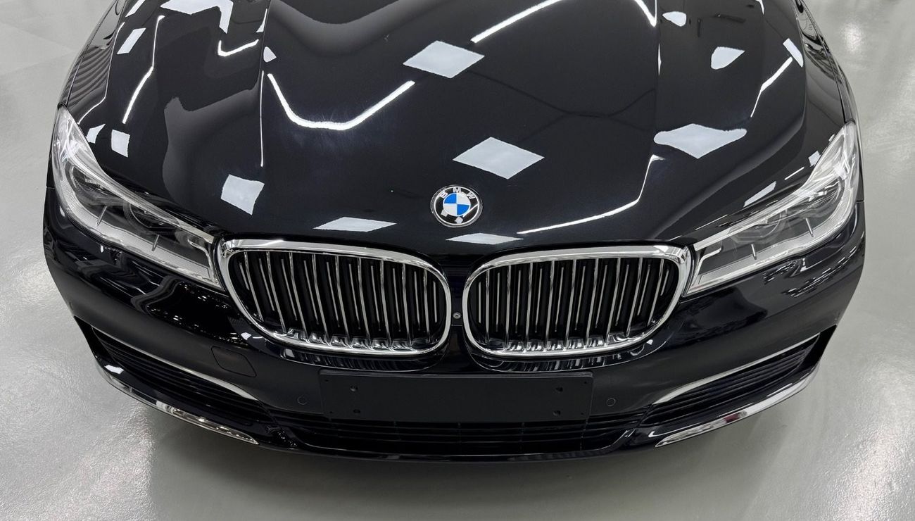 بي أم دبليو 730Li Exclusive 2.0L