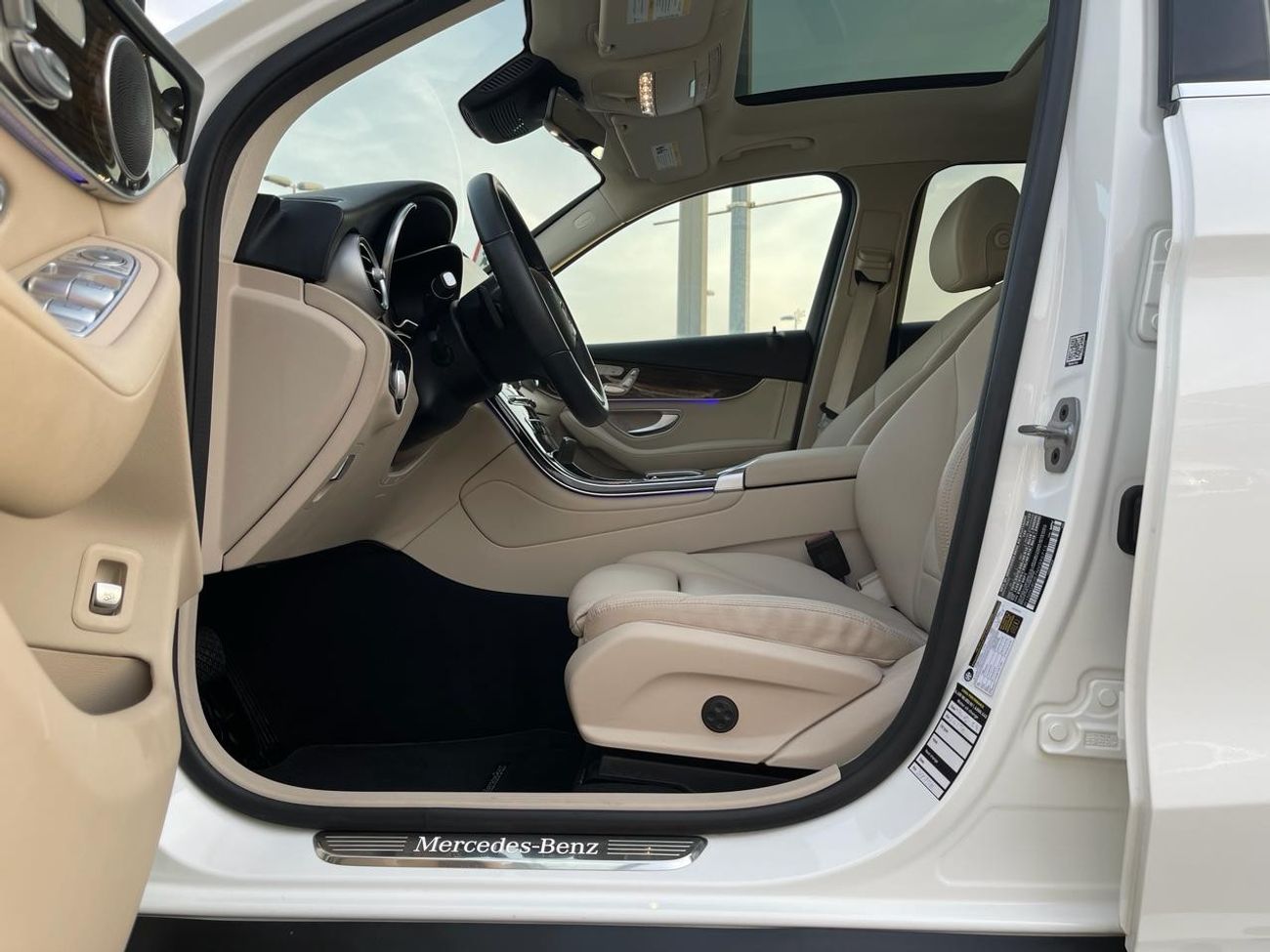 Mercedes-Benz GLC 300 4MATIC Mercedes GLC 300 _American_2022_Excellent Condition _Full option