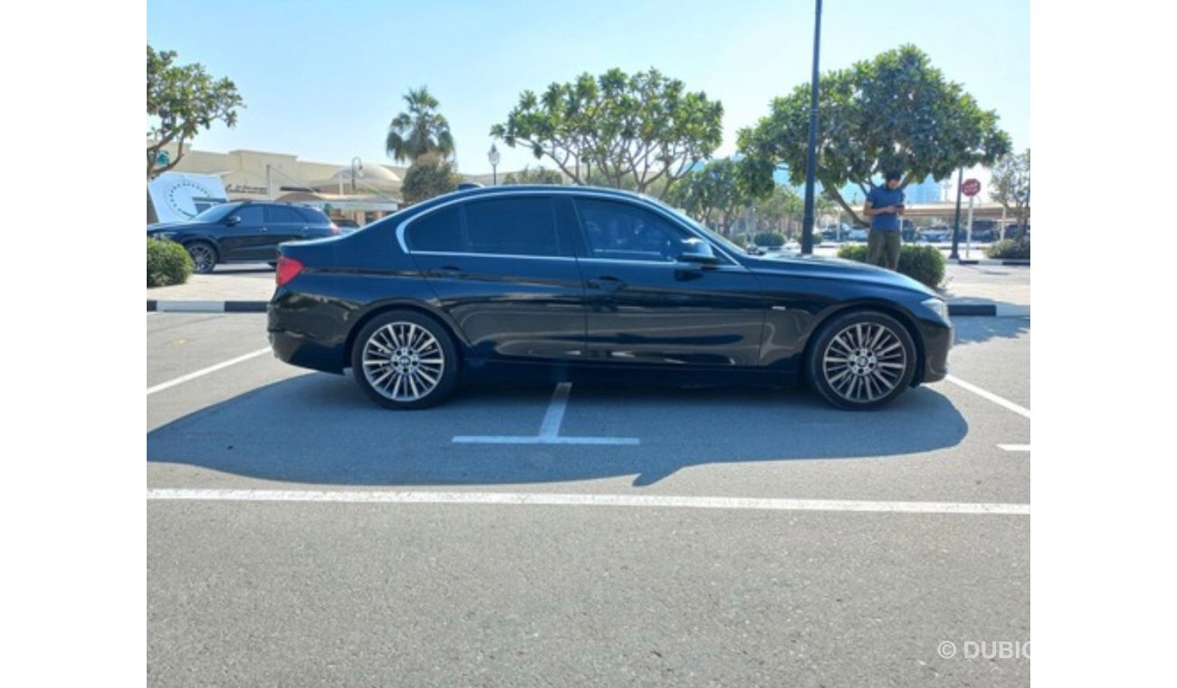 بي أم دبليو 335i 3.0L V6 Twin turbo Luxury line