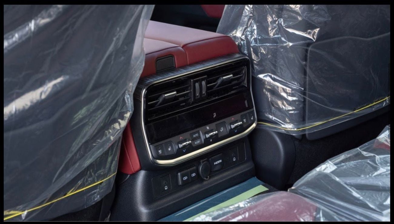 تويوتا لاند كروزر LAND CRUISER GR SPORT 3.3L DIESEL 2026