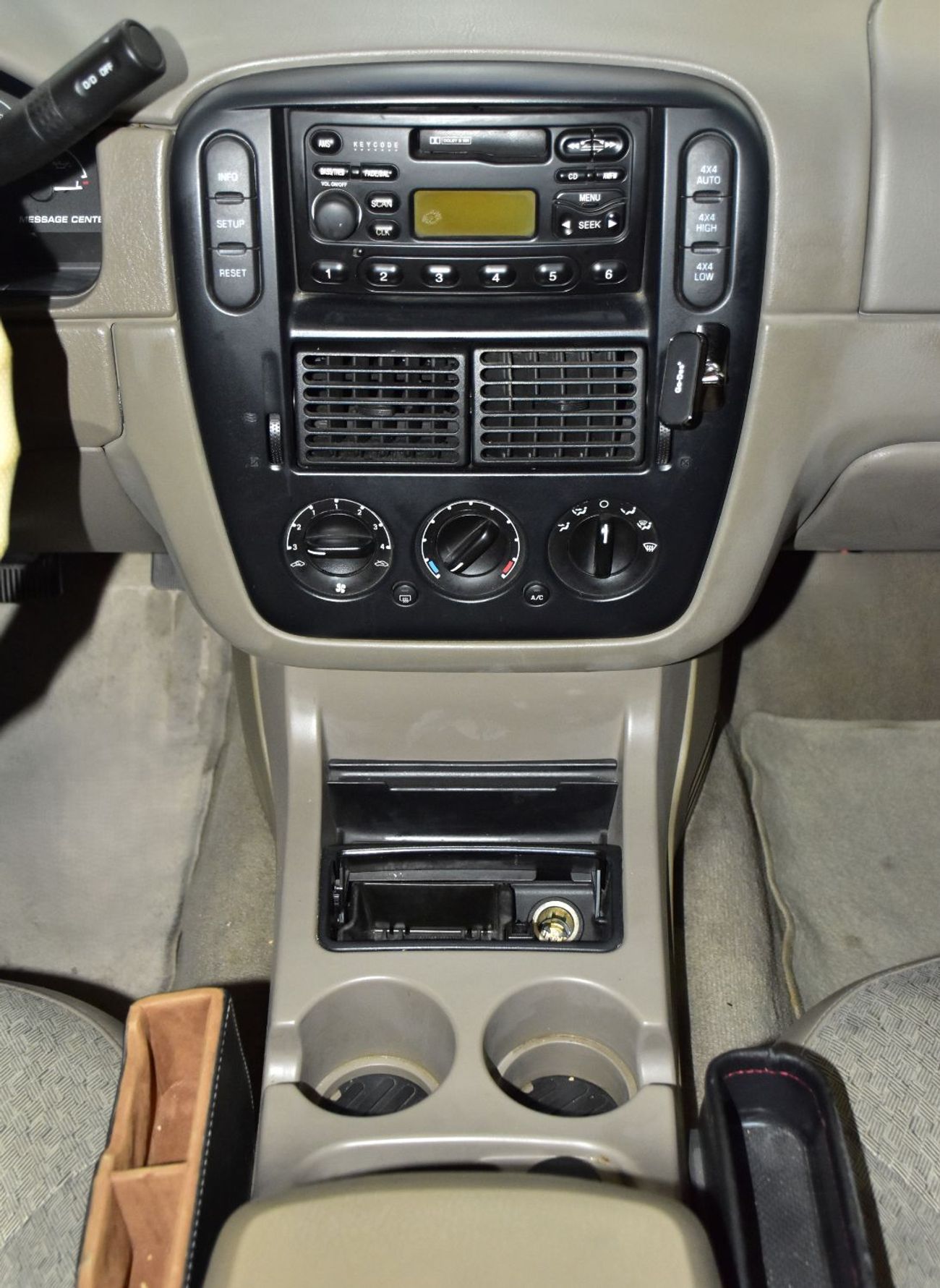 فورد إكسبلورر EXCELLENT DEAL for our Ford Explorer XLS 4x4 ( 2002 Model ) in Grey Color GCC Specs