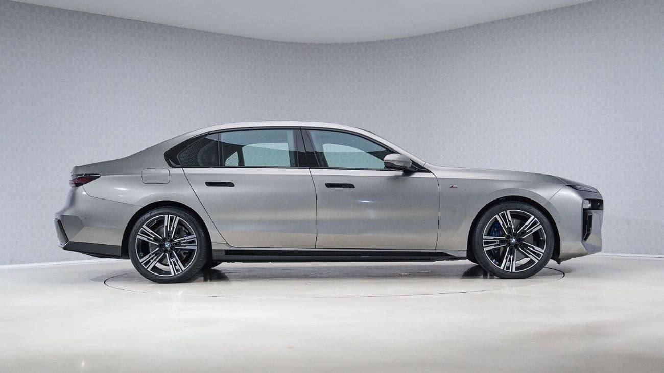 بي أم دبليو 740Li M Sport Individual - Extended Special Offers - AED 5,280 P/M