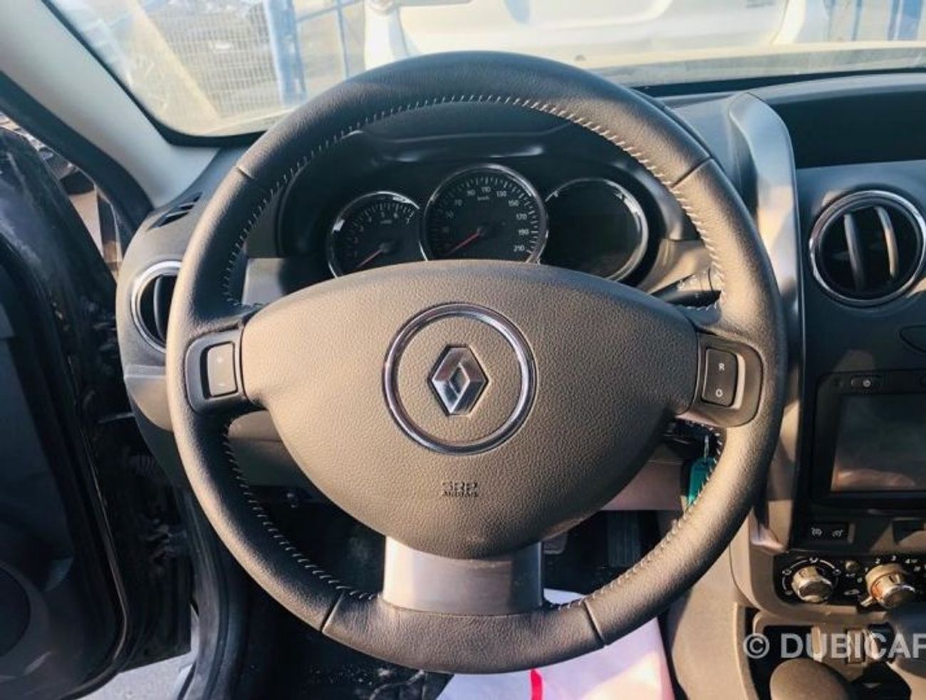 رينو داستر Duster FULL OPTION - 2.0L LEATHER SEATS + DVD + REAR CAMERA + MP3 INTERFACE (Export only)