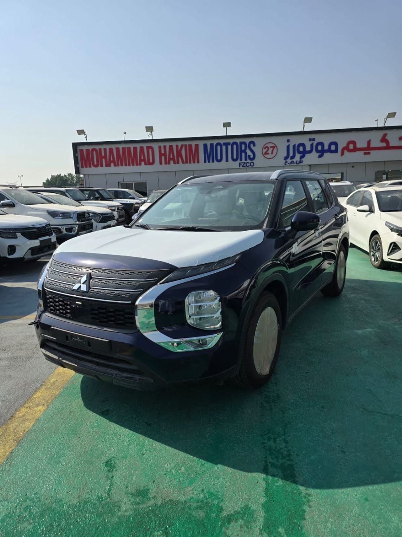 Mitsubishi Outlander MITSUBISHI OUTLANDER M-LINE