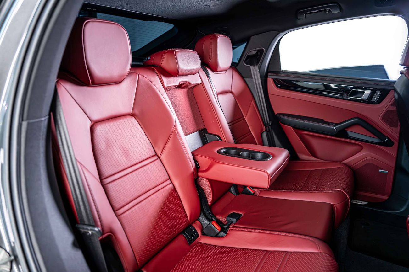 Porsche Cayenne Base Coupe GCC-1 Owner-Low Mileage-Al Nabooda Full Service History High Specifications