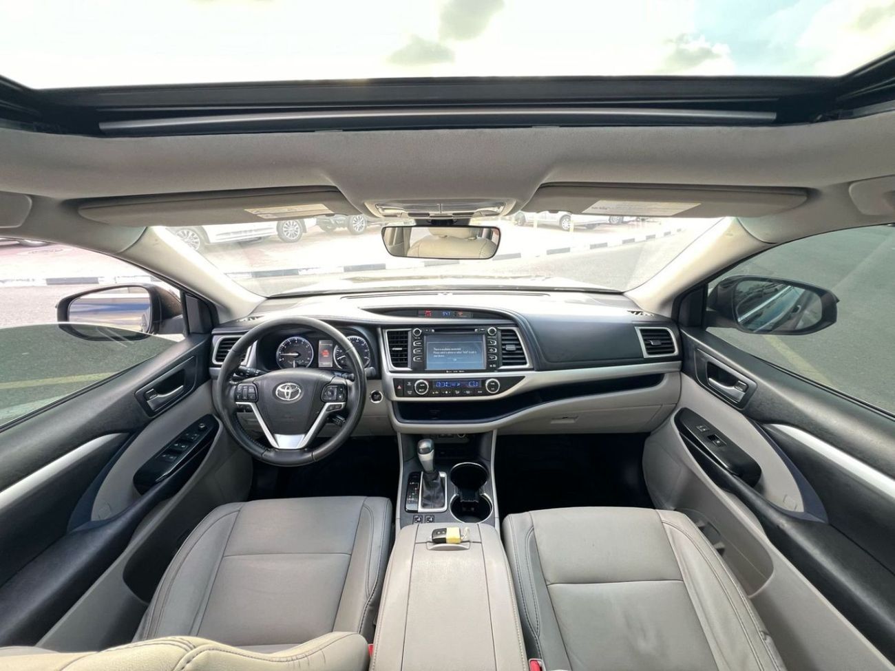 تويوتا هايلاندر 2017 TOYOTA HIGLANDER XLE // LEATHER & ELECTRIC SEATS  // PUSH START // SUNROOF - REAR DOOR OPEN CLO