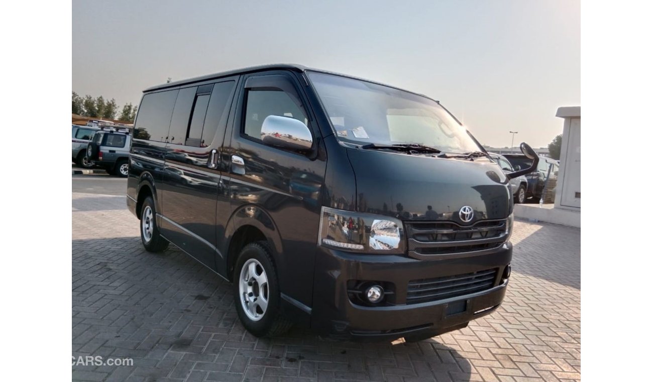 تويوتا هاياس TOYOTA HIACE VAN RIGHT HAND DRIVE(PM1684)