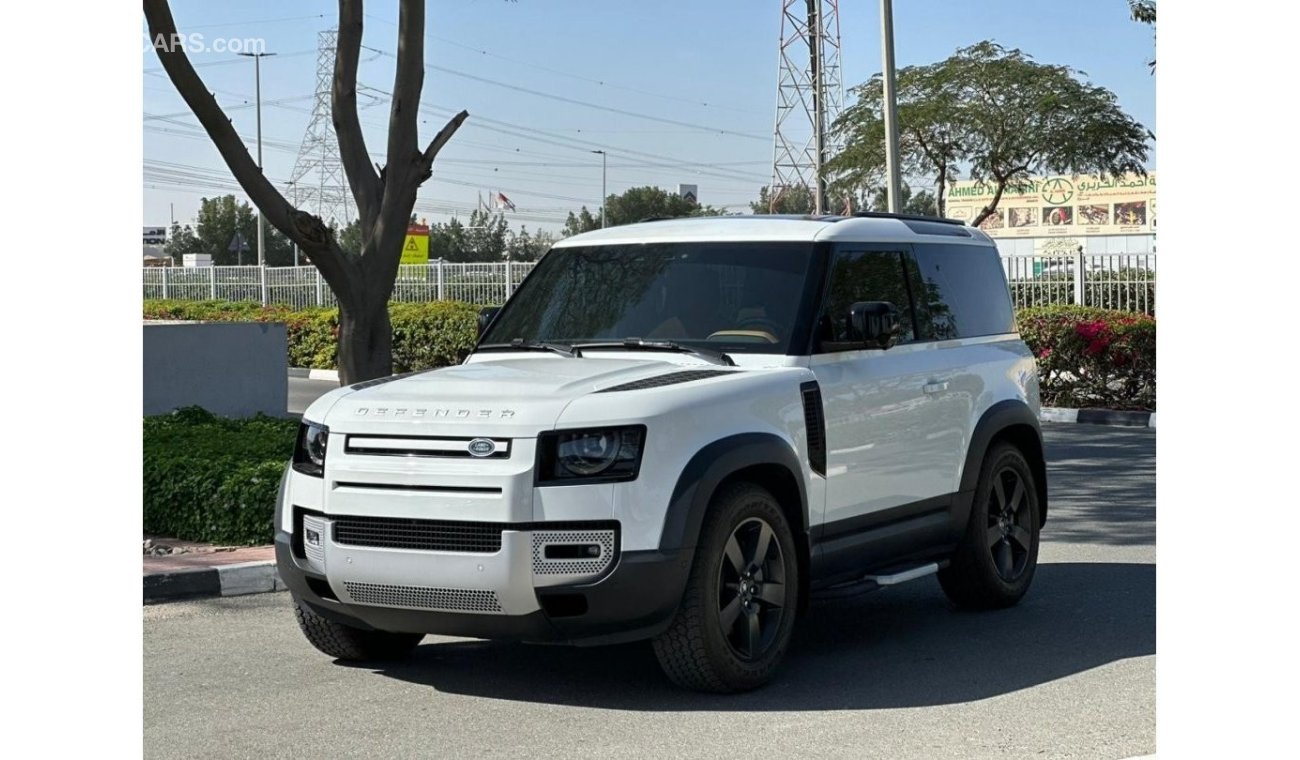 Land Rover Defender 90 HSE P400 / GCC Specs / With Warranty & Service