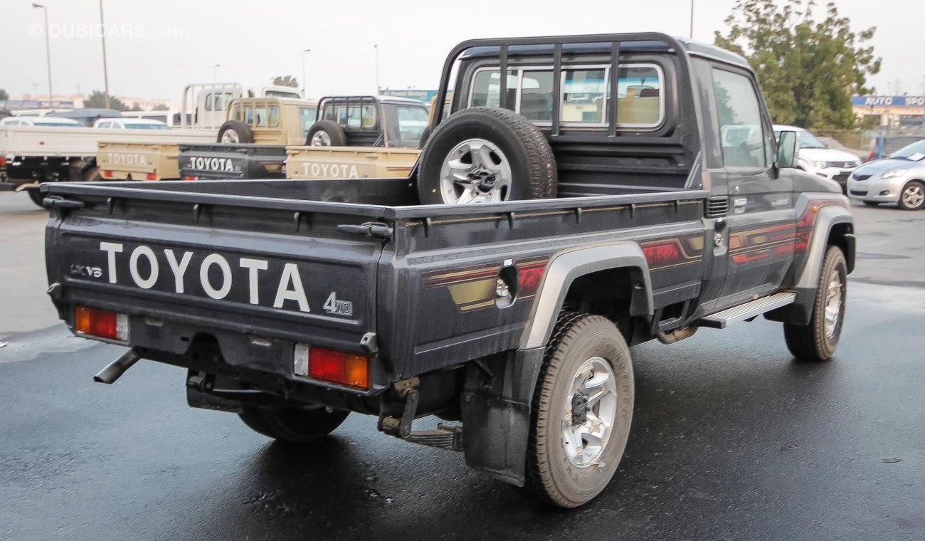 Toyota Land Cruiser Pick Up LX V6