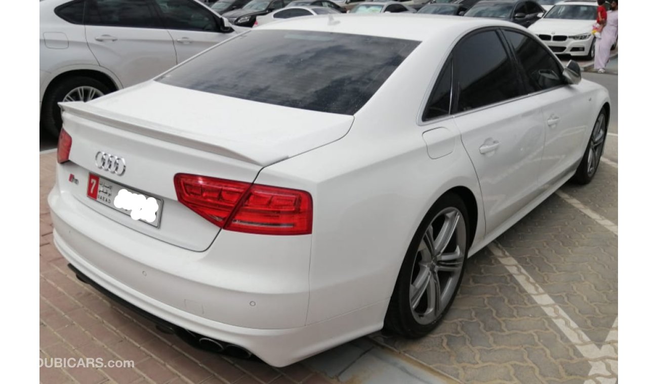 Audi S8