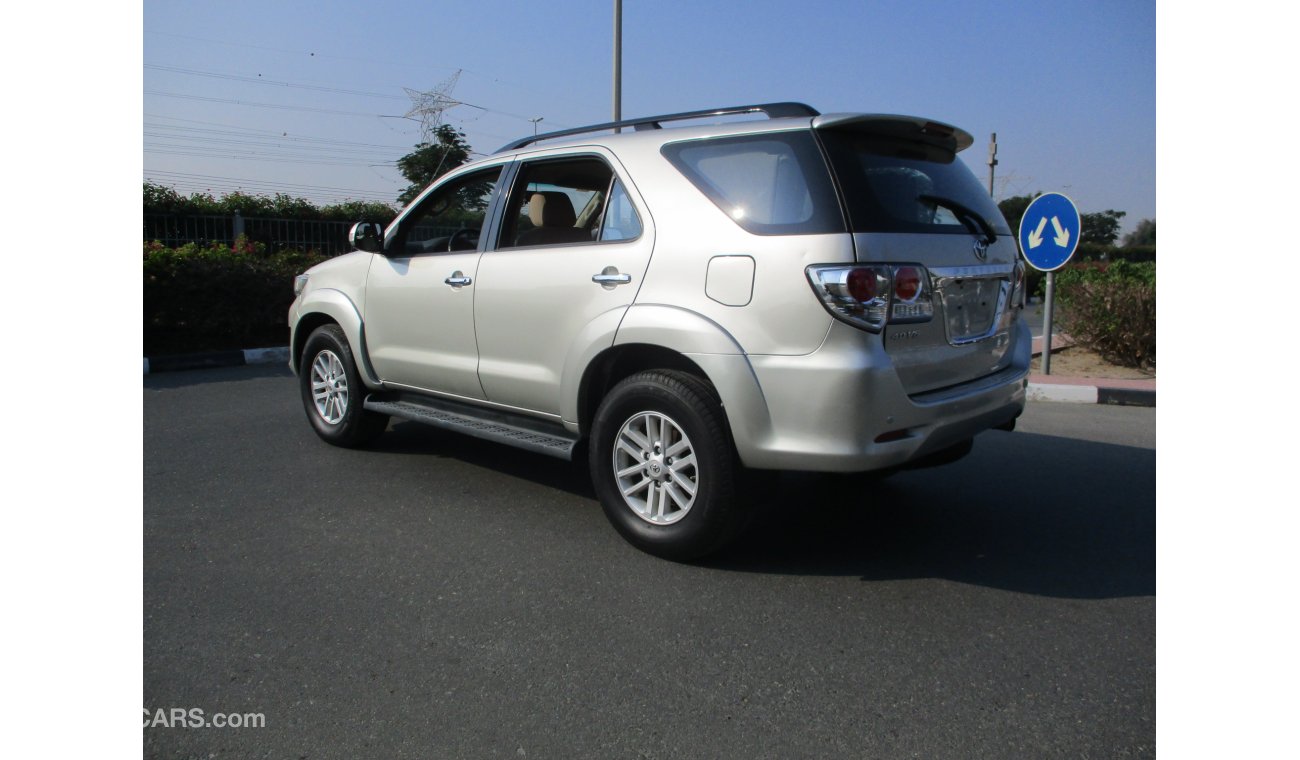 Toyota Fortuner V6 model 2013 full automatic with leather seat , with rear camera