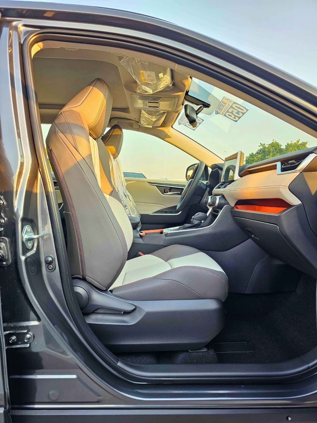 تويوتا راف ٤ ADVENTURE / 2.5L PETROL 4WD / PANORAMIC ROOF / LEATHER WITH DRIVER POWER SEAT (CODE #  RADVP)