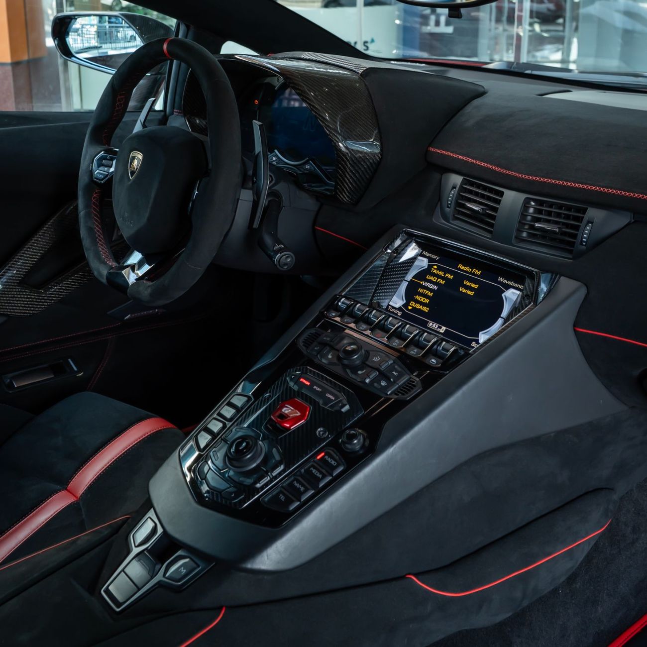 Lamborghini Aventador 6.5L V12