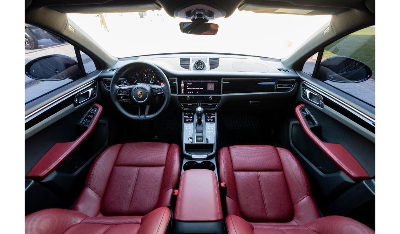 بورش ماكان Std 2.0L (252 HP) Porsche Macan 2023 GCC under Agency Warranty and Service Contract with Flexible Do