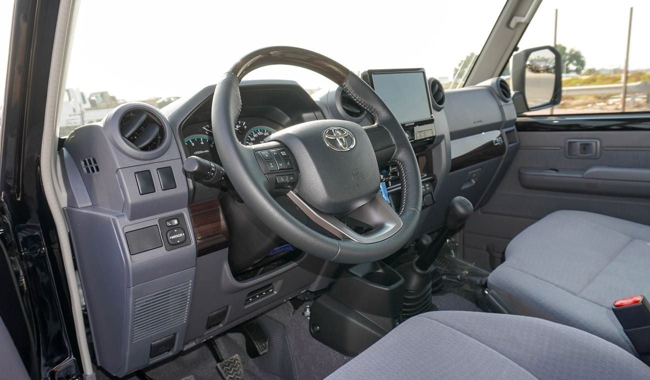 Toyota Land Cruiser 70 4.0L V6 M/T