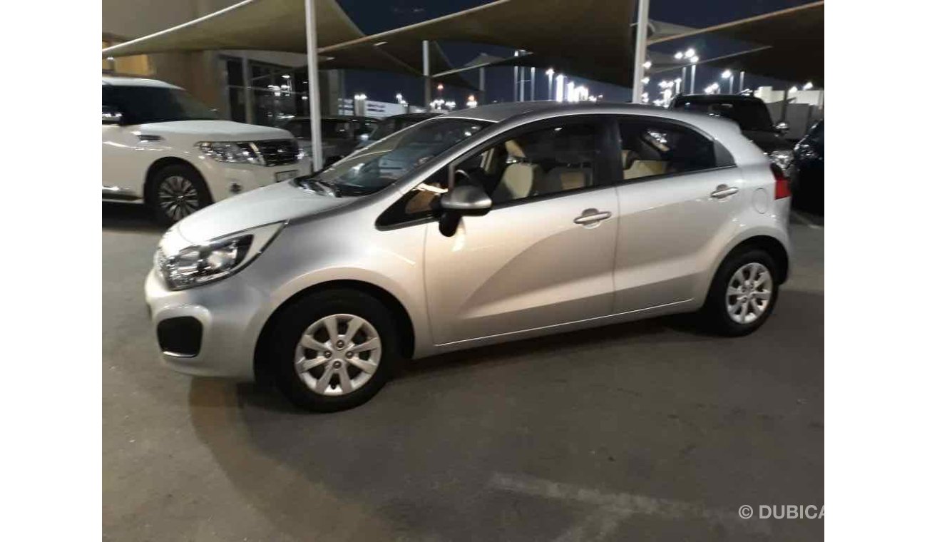 Kia Rio سياره نظيفه جدا بدون حوادث صبغة وكاله